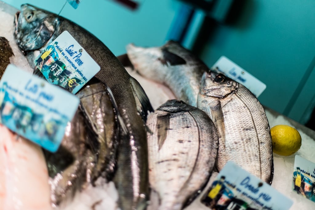 Marché-notre-dame-poissonnerie-au-ptit-pecheur-