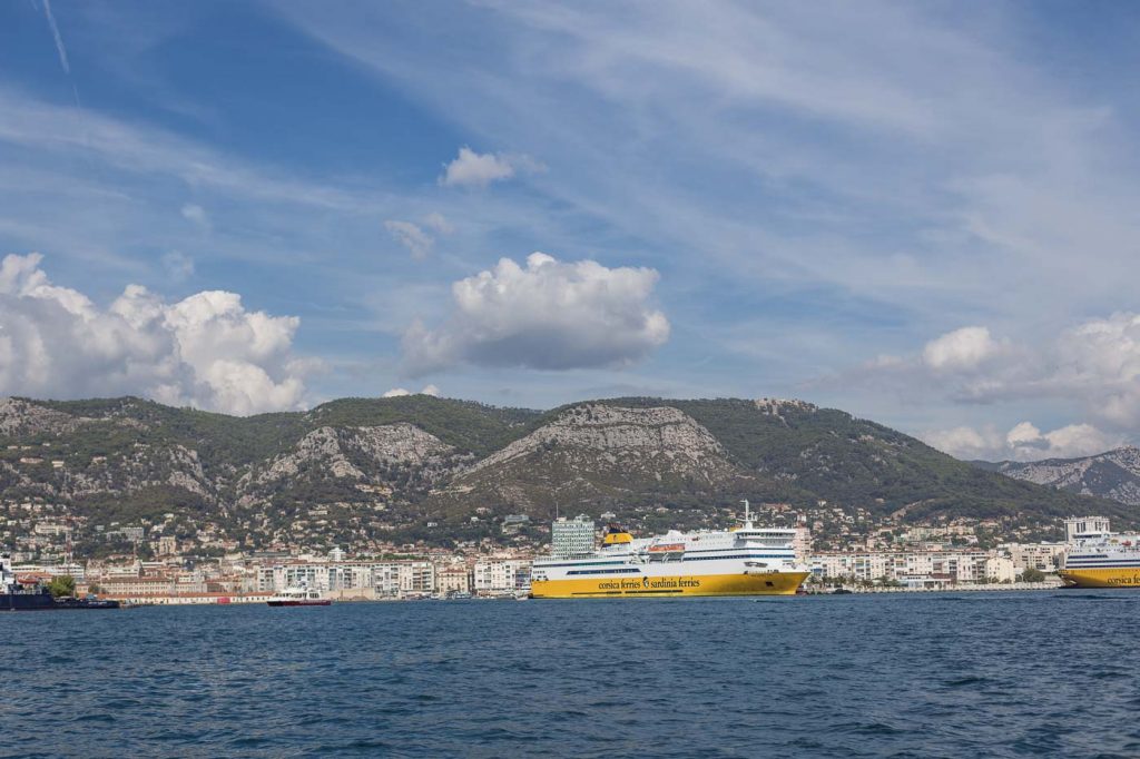 Le port et la rade de ToLe port et la rade de Toulon - photos de voyageulon