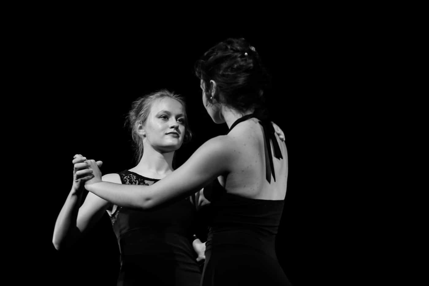 spectacle-de-danse-a-la-rotative-eleves-du-centre-d-animation-de-buxerolles