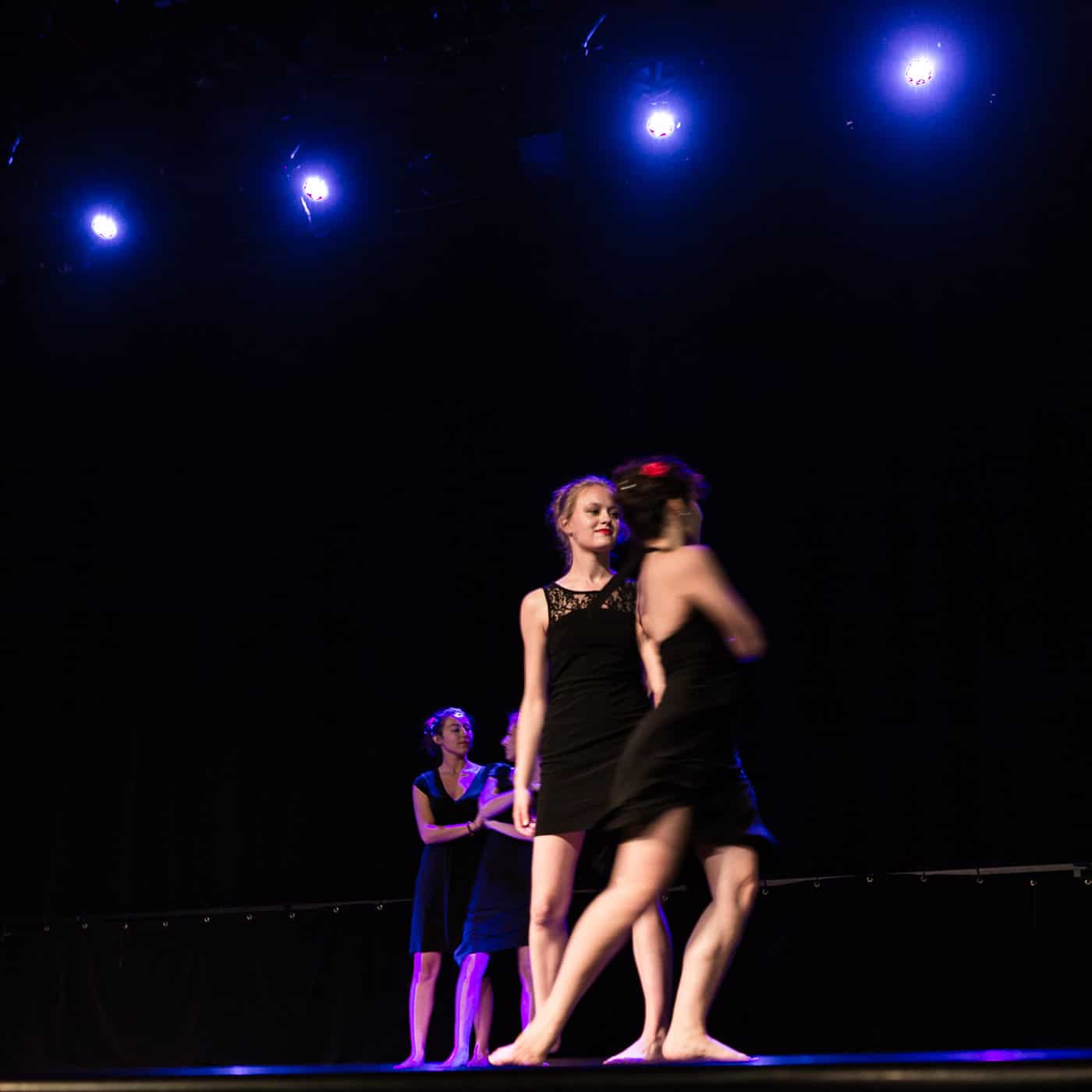 spectacle-de-danse-a-la-rotative-eleves-du-centre-d-animation-de-buxerolles