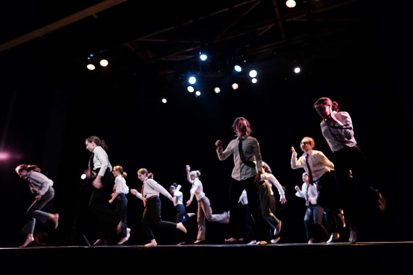 spectacle-de-danse-a-la-rotative-eleves-du-centre-d-animation-de-buxerolles