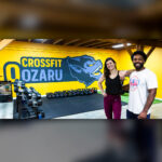 CrossFit Oozaru, mettant en avant les coachs Benjamin et Agathe avant une séance d'entraînement à Migné-Auxances, près de Poitiers.