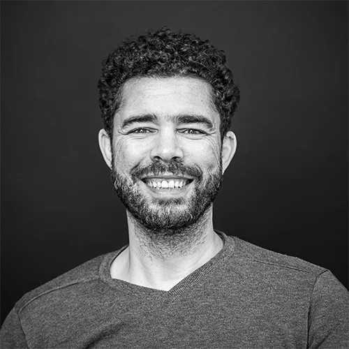 Portrait de Raphaï Bernus, photographe professionnel à Poitiers